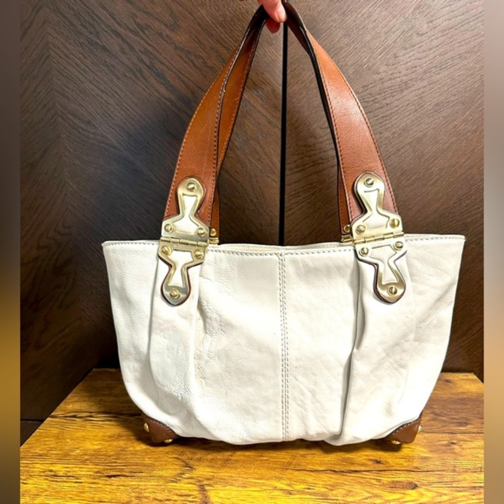 Elevate your accessories with this stunning Michael Kors Joplin soft pebbled bag